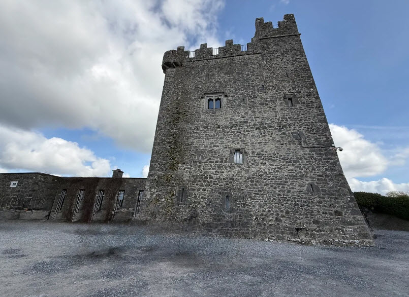 Tyrrellspass Castle, Ireland